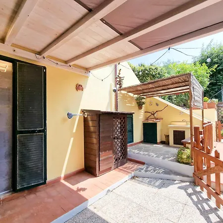 아파트 Casa Cristina Con Patio Privato Nisporto